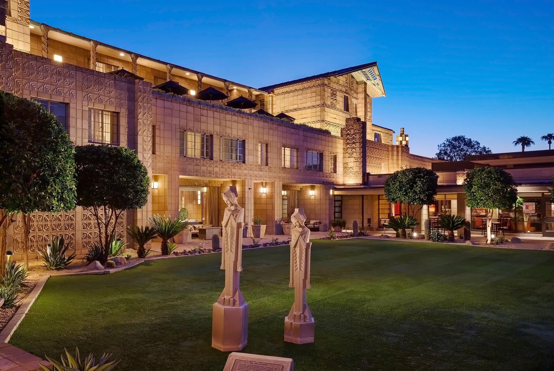 https://mdw-travel-data-us-east-1.s3.amazonaws.com/img/country/United-States/Arizona-Biltmore-Resort-&-Spa/img_04.jpg