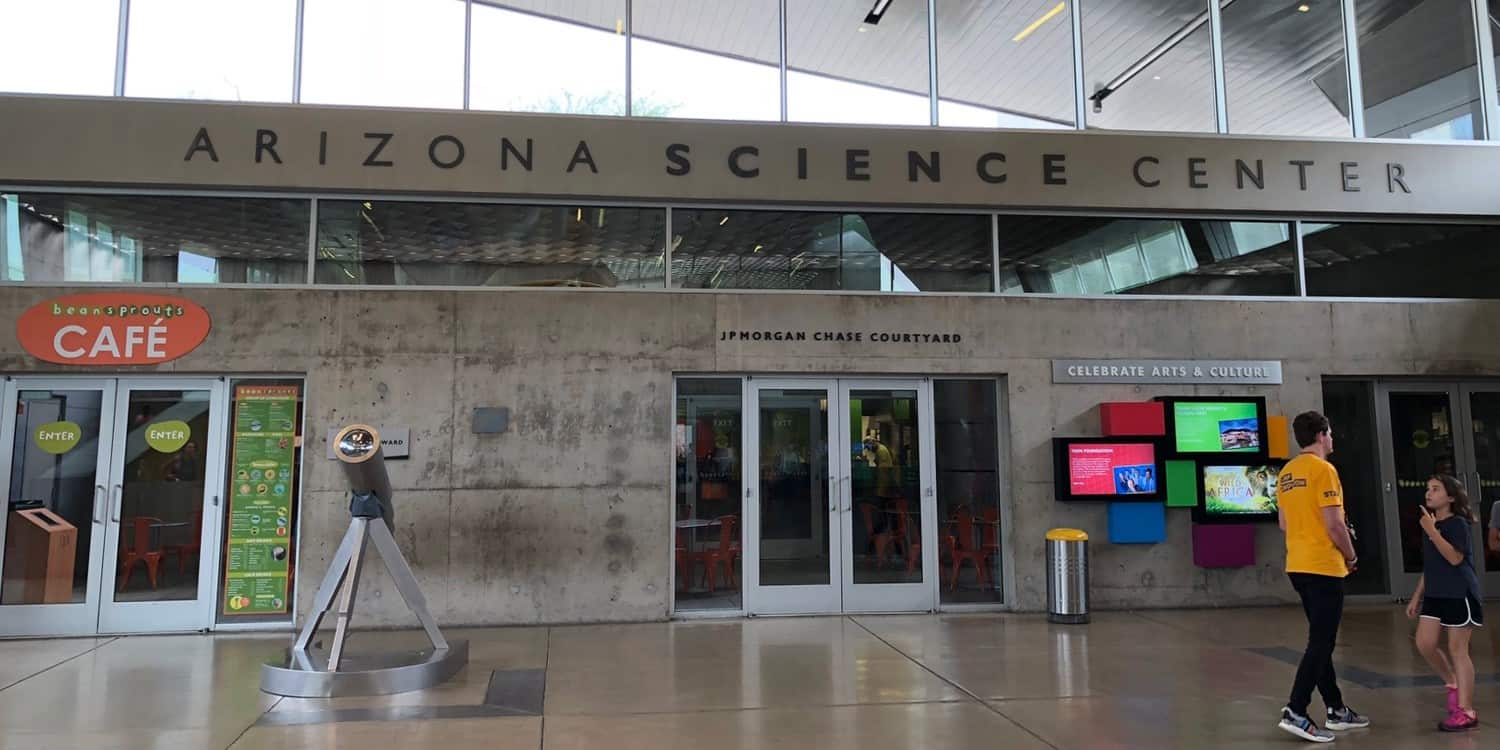 https://mdw-travel-data-us-east-1.s3.amazonaws.com/img/country/United-States/Arizona-Science-Center/img_04.jpg