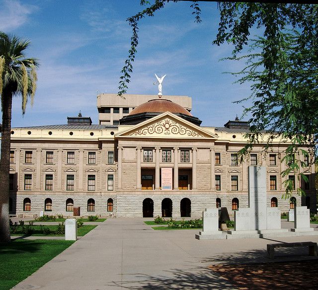 https://mdw-travel-data-us-east-1.s3.amazonaws.com/img/country/United-States/Arizona-State-Capitol/img_02.jpg