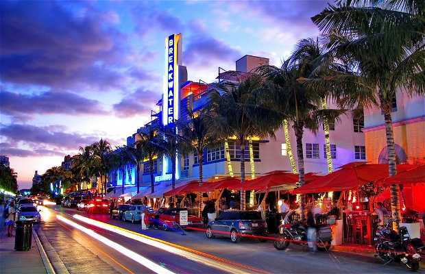 https://mdw-travel-data-us-east-1.s3.amazonaws.com/img/country/United-States/Art-Deco-Historic-District/img_02.jpg
