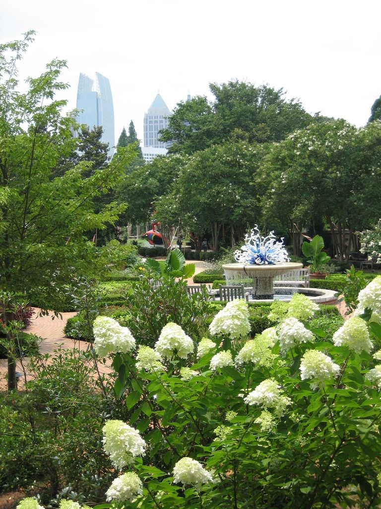 https://mdw-travel-data-us-east-1.s3.amazonaws.com/img/country/United-States/Atlanta-Botanical-Garden/img_03.jpg