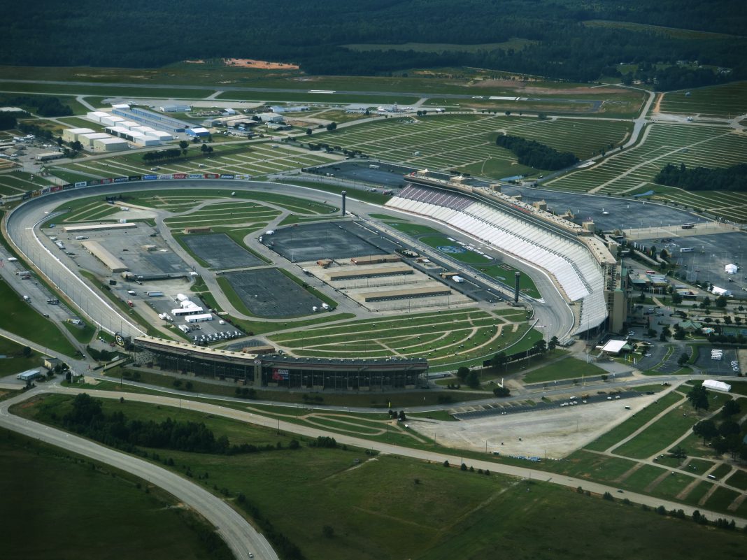 https://mdw-travel-data-us-east-1.s3.amazonaws.com/img/country/United-States/Atlanta-Motor-Speedway/img_03.jpg