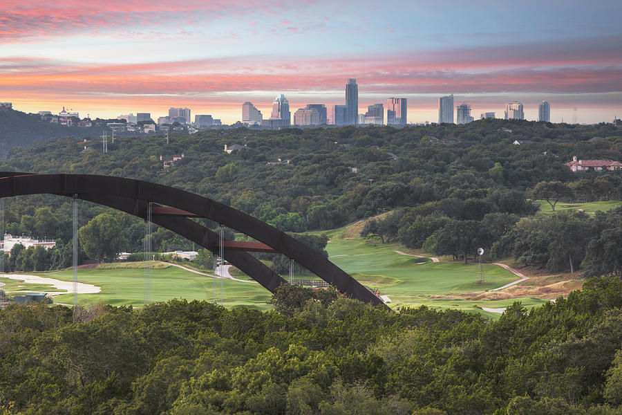https://mdw-travel-data-us-east-1.s3.amazonaws.com/img/country/United-States/Austin-360-Bridge/img_05.jpg