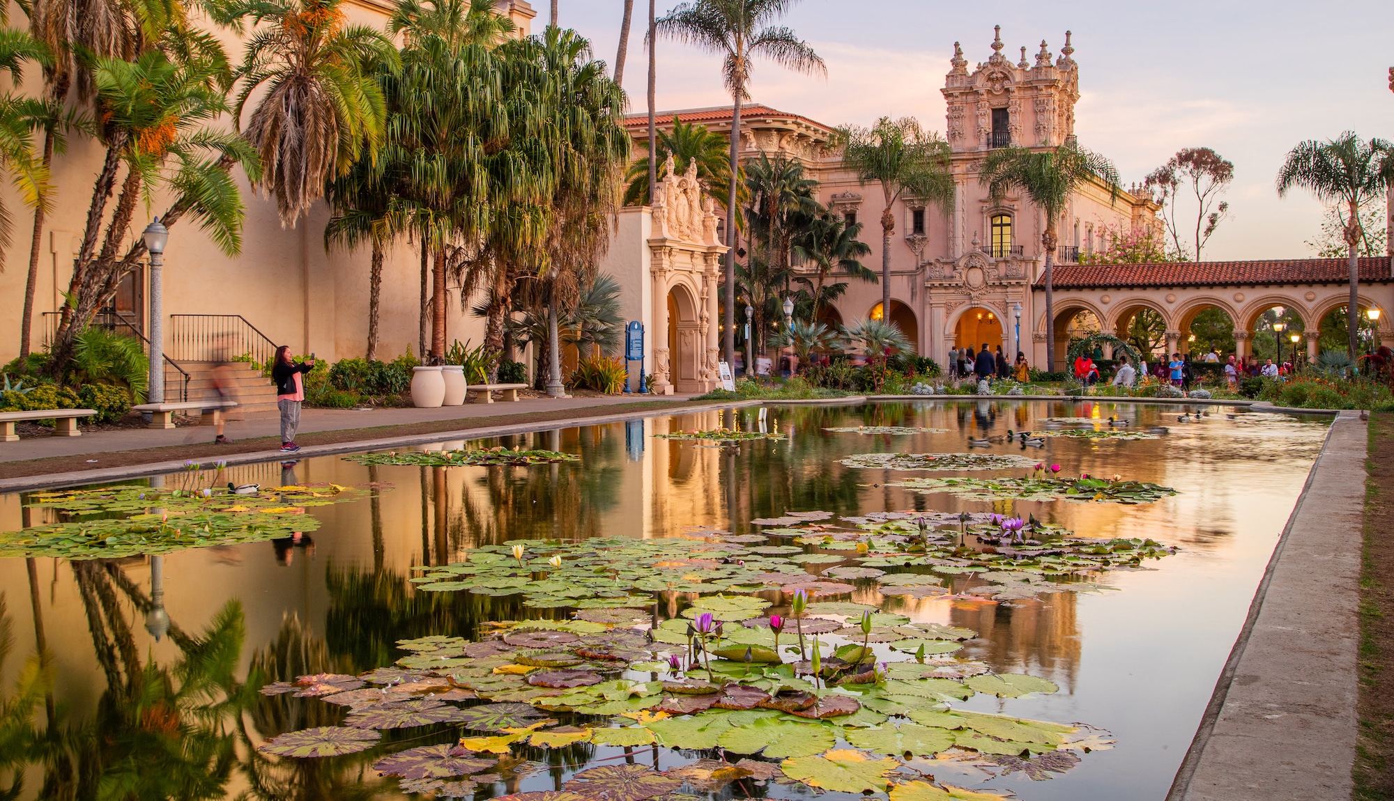 https://mdw-travel-data-us-east-1.s3.amazonaws.com/img/country/United-States/Balboa-Park/img_01.jpg