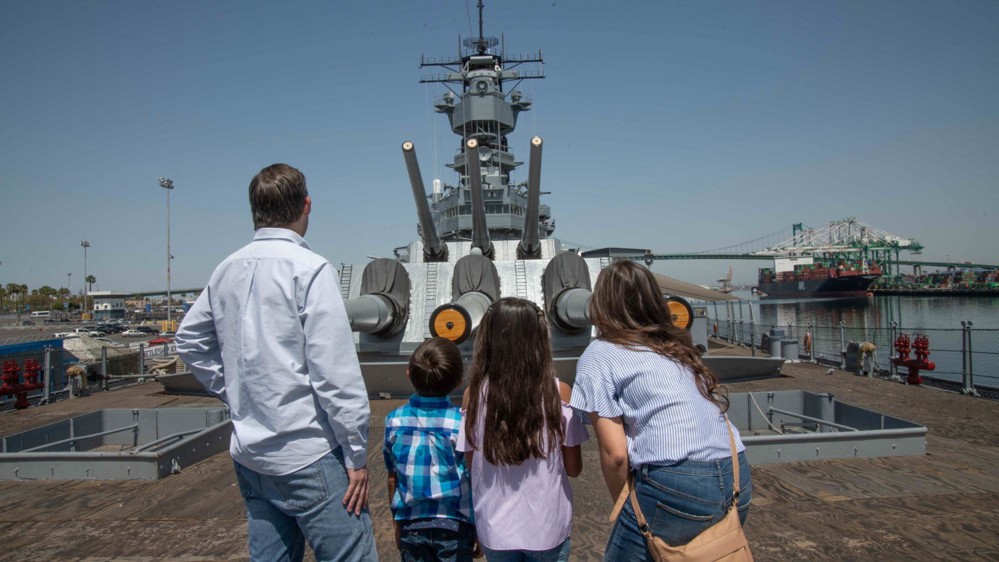 https://mdw-travel-data-us-east-1.s3.amazonaws.com/img/country/United-States/Battleship-USS-Iowa-Museum/img_02.jpg