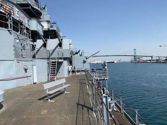https://mdw-travel-data-us-east-1.s3.amazonaws.com/img/country/United-States/Battleship-USS-Iowa-Museum/img_03.jpg