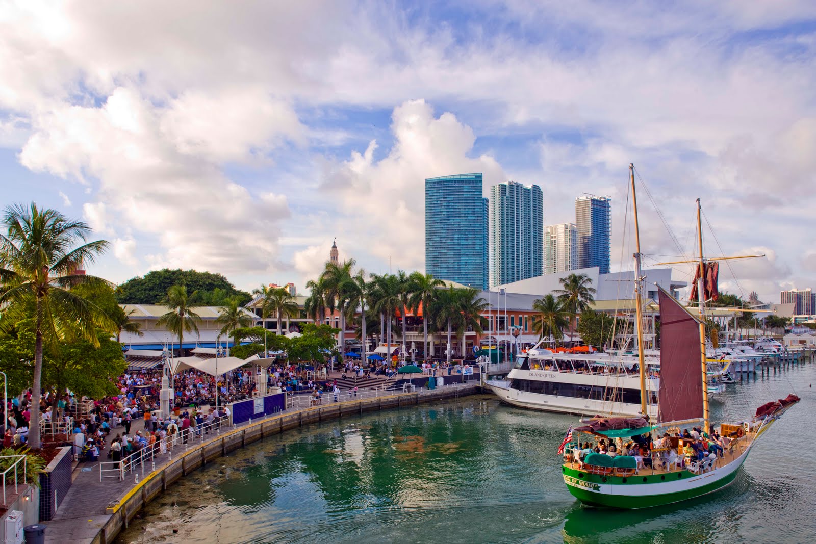 https://mdw-travel-data-us-east-1.s3.amazonaws.com/img/country/United-States/Bayside-Marketplace/img_00.jpg