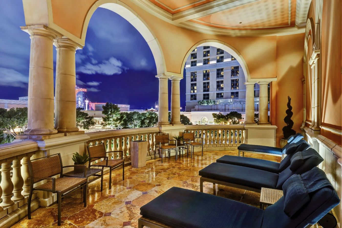 https://mdw-travel-data-us-east-1.s3.amazonaws.com/img/country/United-States/Bellagio-Hotel-and-Casino/img_02.jpg