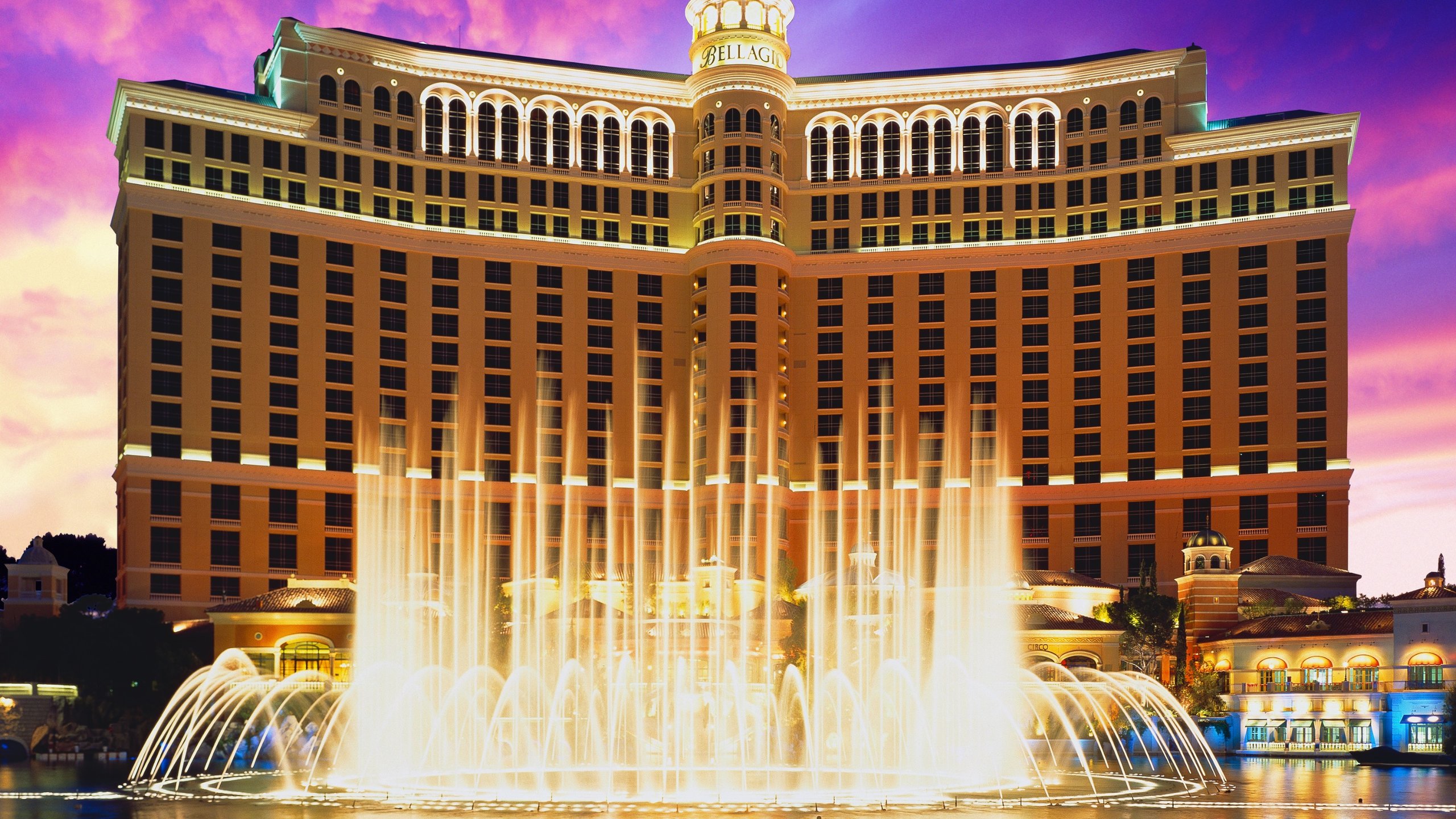 https://mdw-travel-data-us-east-1.s3.amazonaws.com/img/country/United-States/Bellagio-Hotel-and-Casino/img_03.jpg