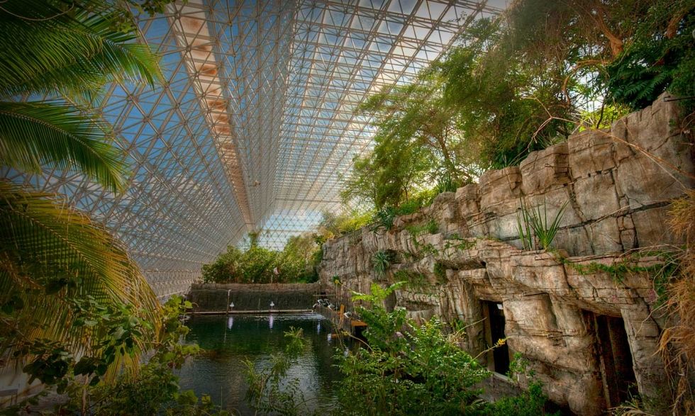 https://mdw-travel-data-us-east-1.s3.amazonaws.com/img/country/United-States/Biosphere-2/img_01.jpg