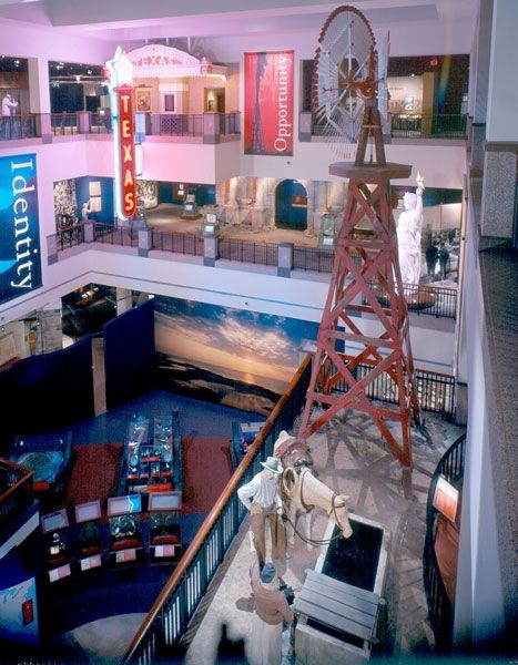 https://mdw-travel-data-us-east-1.s3.amazonaws.com/img/country/United-States/Bob-Bullock-Texas-State-History-Museum/img_01.jpg