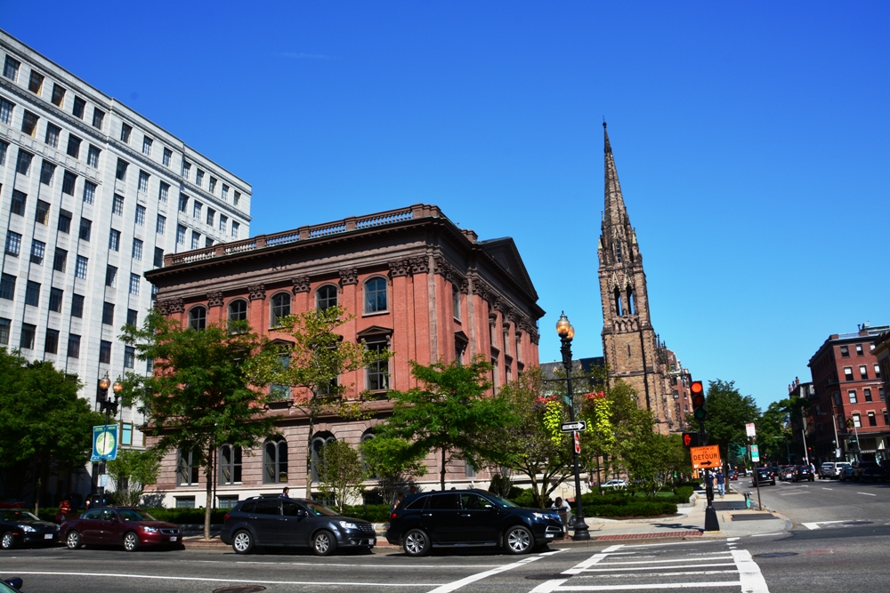 https://mdw-travel-data-us-east-1.s3.amazonaws.com/img/country/United-States/Boston-Common/img_04.jpg