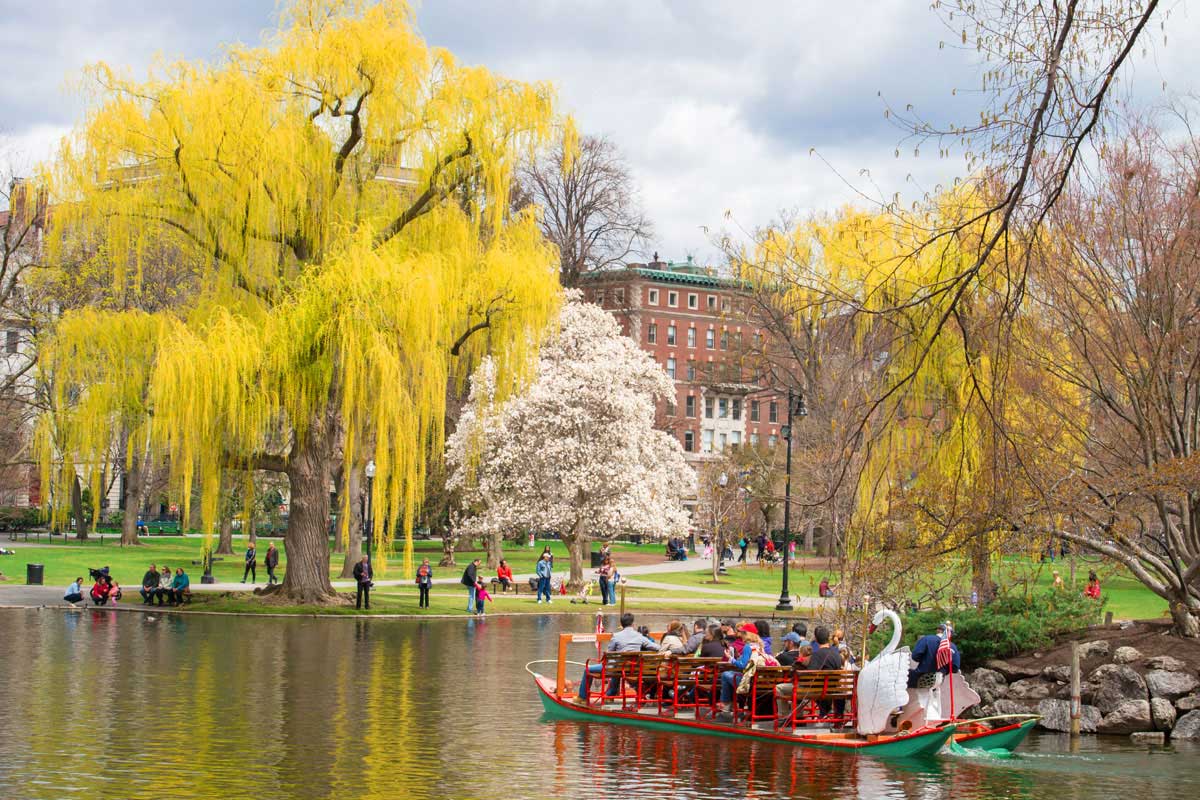 https://mdw-travel-data-us-east-1.s3.amazonaws.com/img/country/United-States/Boston-Public-Garden/img_00.jpg