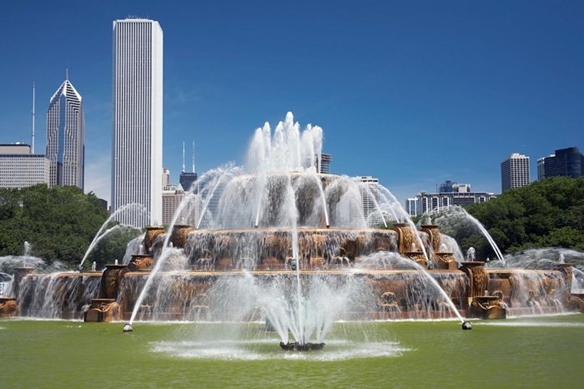 https://mdw-travel-data-us-east-1.s3.amazonaws.com/img/country/United-States/Buckingham-Fountain/img_05.jpg