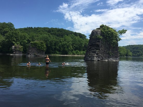 https://mdw-travel-data-us-east-1.s3.amazonaws.com/img/country/United-States/Bucks-County-River-Country/img_01.jpg