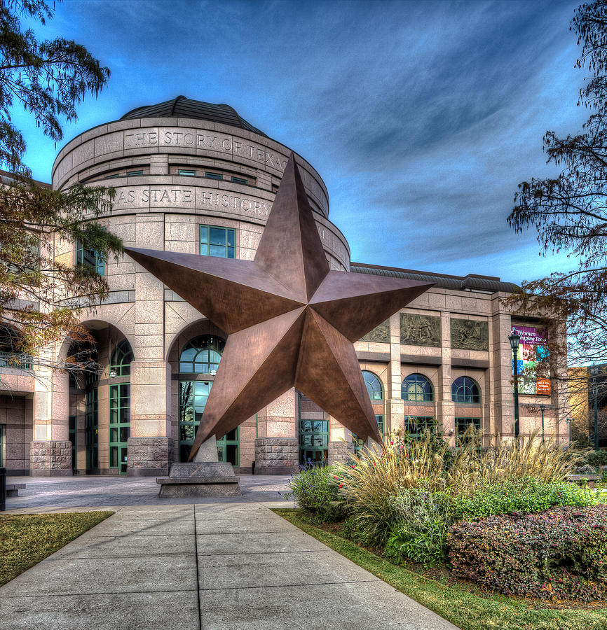 https://mdw-travel-data-us-east-1.s3.amazonaws.com/img/country/United-States/Bullock-Texas-State-History-Museum/img_02.jpg