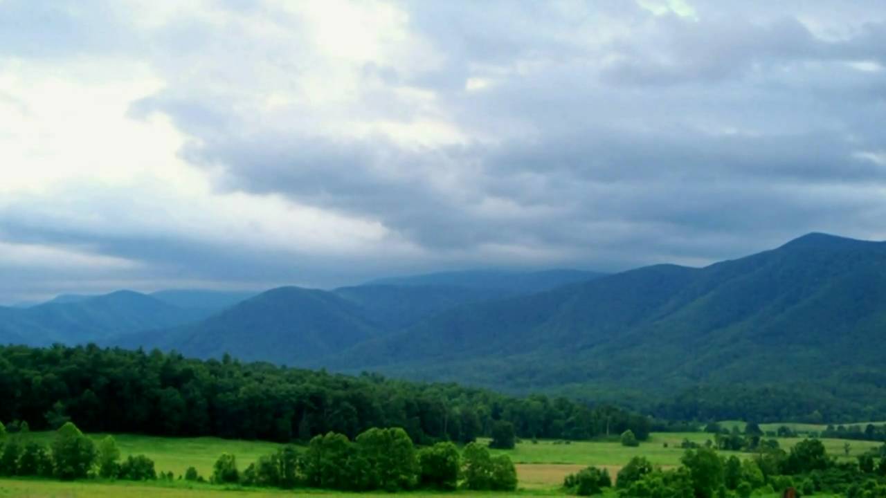 https://mdw-travel-data-us-east-1.s3.amazonaws.com/img/country/United-States/Cades-Cove/img_05.jpg