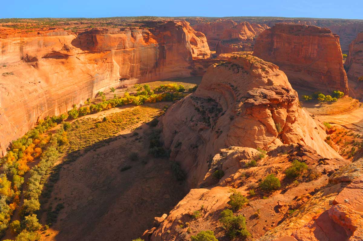 https://mdw-travel-data-us-east-1.s3.amazonaws.com/img/country/United-States/Canyon-de-Chelly-National-Monument/img_02.jpg