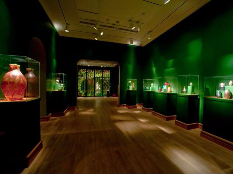 https://mdw-travel-data-us-east-1.s3.amazonaws.com/img/country/United-States/Charles-Hosmer-Morse-Museum-of-American-Art/img_01.jpg