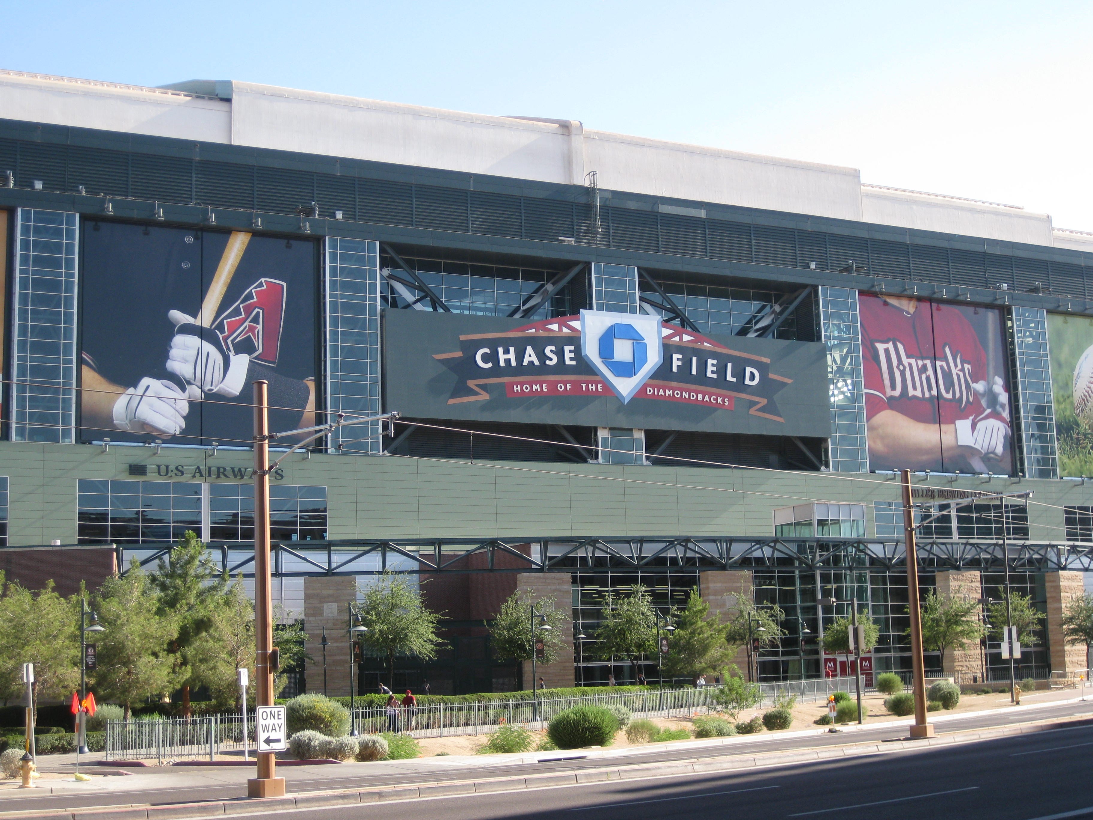 https://mdw-travel-data-us-east-1.s3.amazonaws.com/img/country/United-States/Chase-Field/img_04.jpg