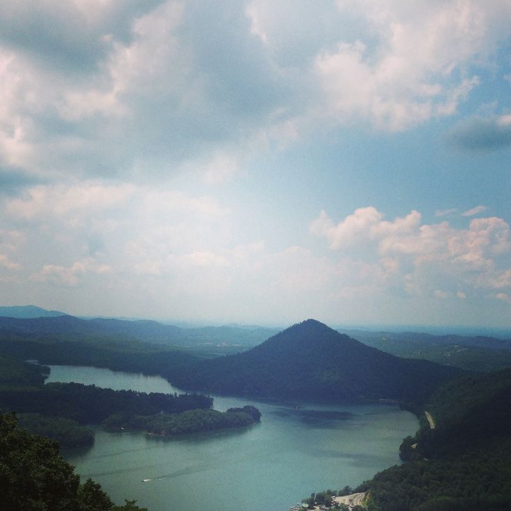 https://mdw-travel-data-us-east-1.s3.amazonaws.com/img/country/United-States/Cherokee-National-Forest/img_01.jpg