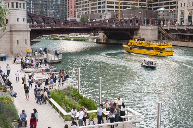 https://mdw-travel-data-us-east-1.s3.amazonaws.com/img/country/United-States/Chicago-Riverwalk/img_02.jpg
