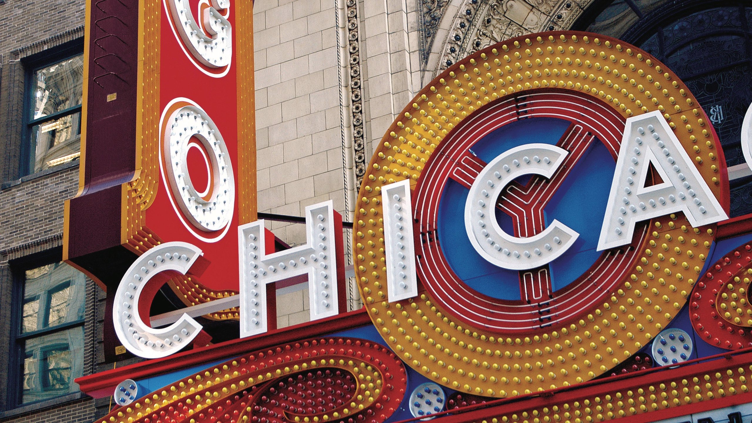 https://mdw-travel-data-us-east-1.s3.amazonaws.com/img/country/United-States/Chicago-Theatre/img_05.jpg