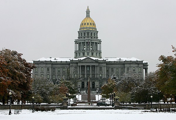 https://mdw-travel-data-us-east-1.s3.amazonaws.com/img/country/United-States/Colorado-State-Capitol/img_01.jpg