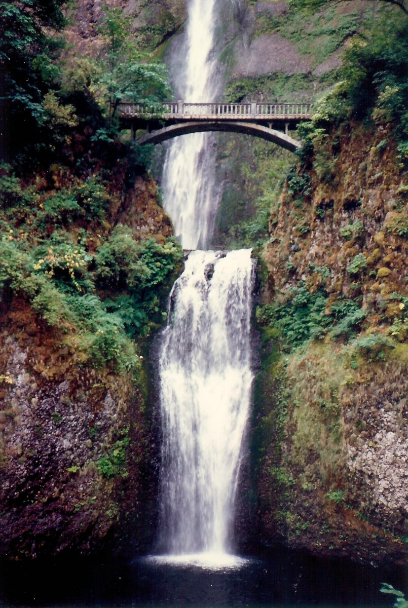 https://mdw-travel-data-us-east-1.s3.amazonaws.com/img/country/United-States/Columbia-River-Gorge/img_03.jpg