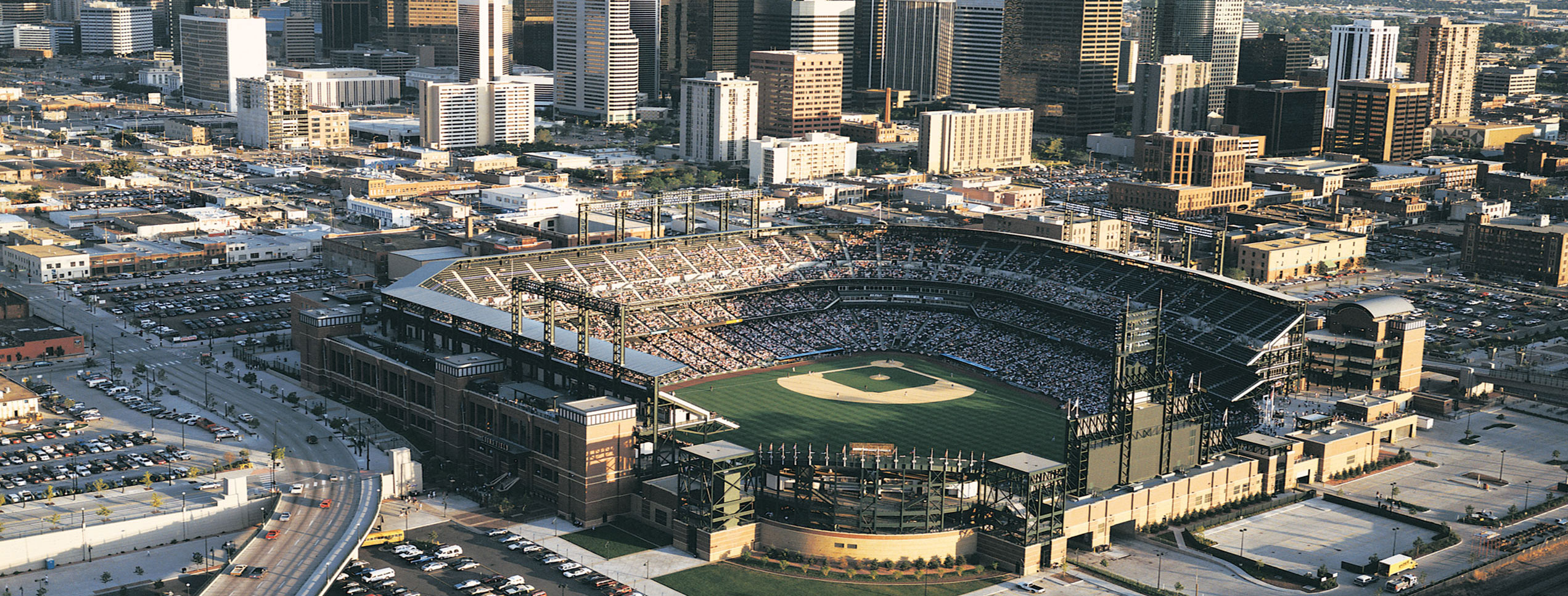 https://mdw-travel-data-us-east-1.s3.amazonaws.com/img/country/United-States/Coors-Field/img_03.jpg