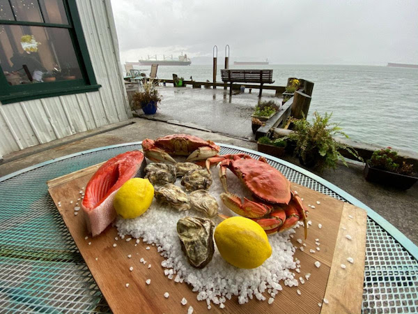https://mdw-travel-data-us-east-1.s3.amazonaws.com/img/country/United-States/Crab-Seafood-and-Wine-Festival/img_01.jpg