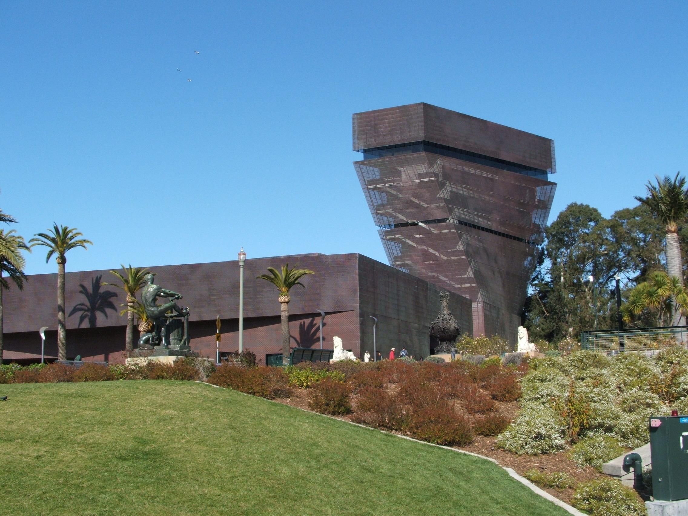 https://mdw-travel-data-us-east-1.s3.amazonaws.com/img/country/United-States/De-Young-Museum/img_04.jpg