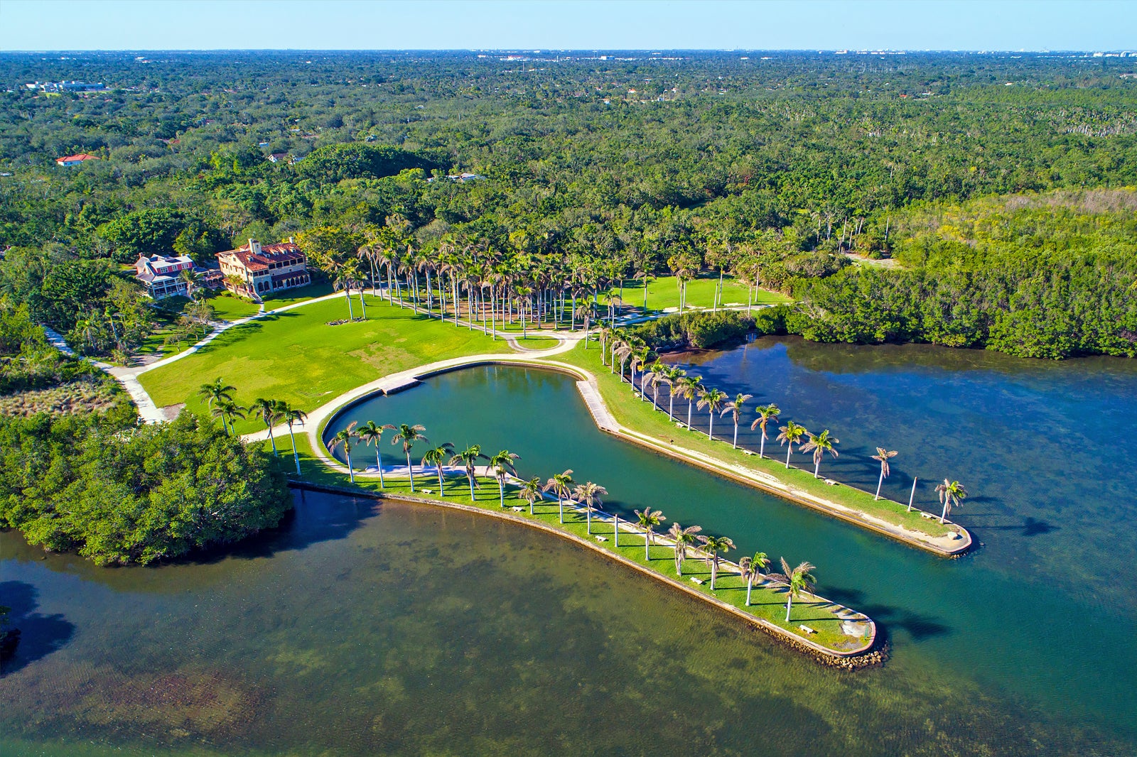 https://mdw-travel-data-us-east-1.s3.amazonaws.com/img/country/United-States/Deering-Estate/img_05.jpg