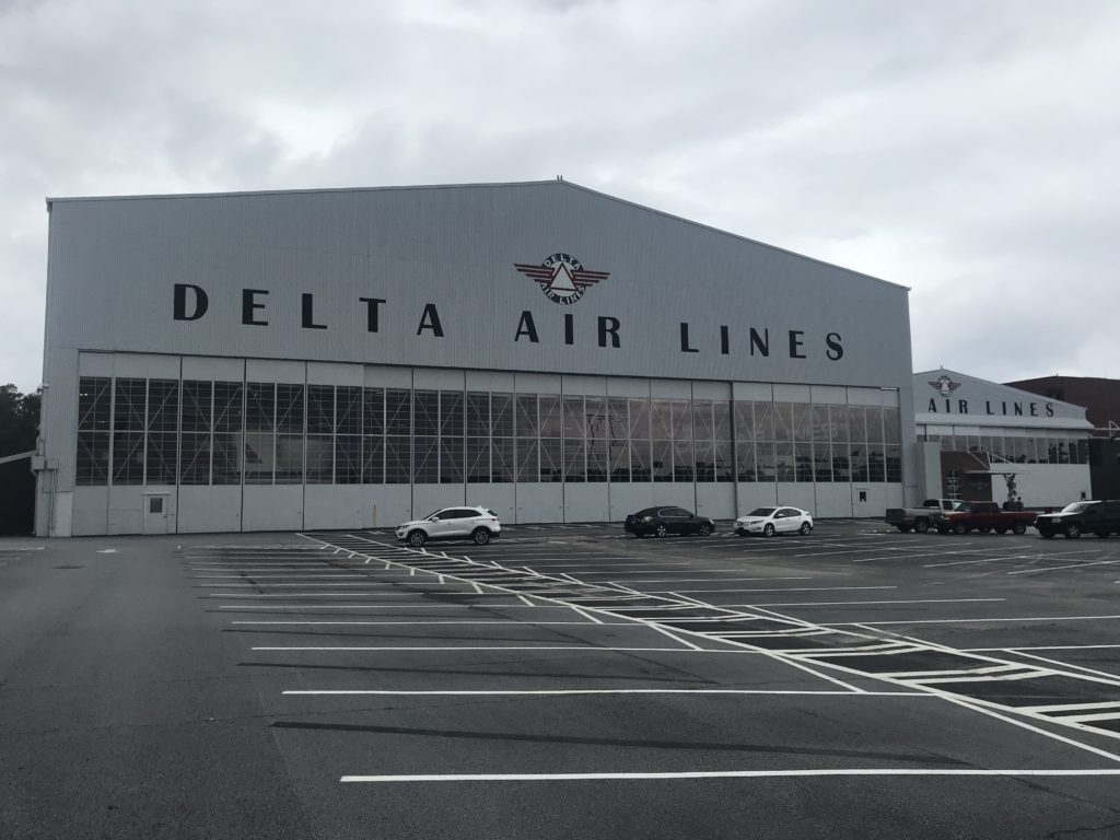 https://mdw-travel-data-us-east-1.s3.amazonaws.com/img/country/United-States/Delta-Flight-Museum/img_01.jpg
