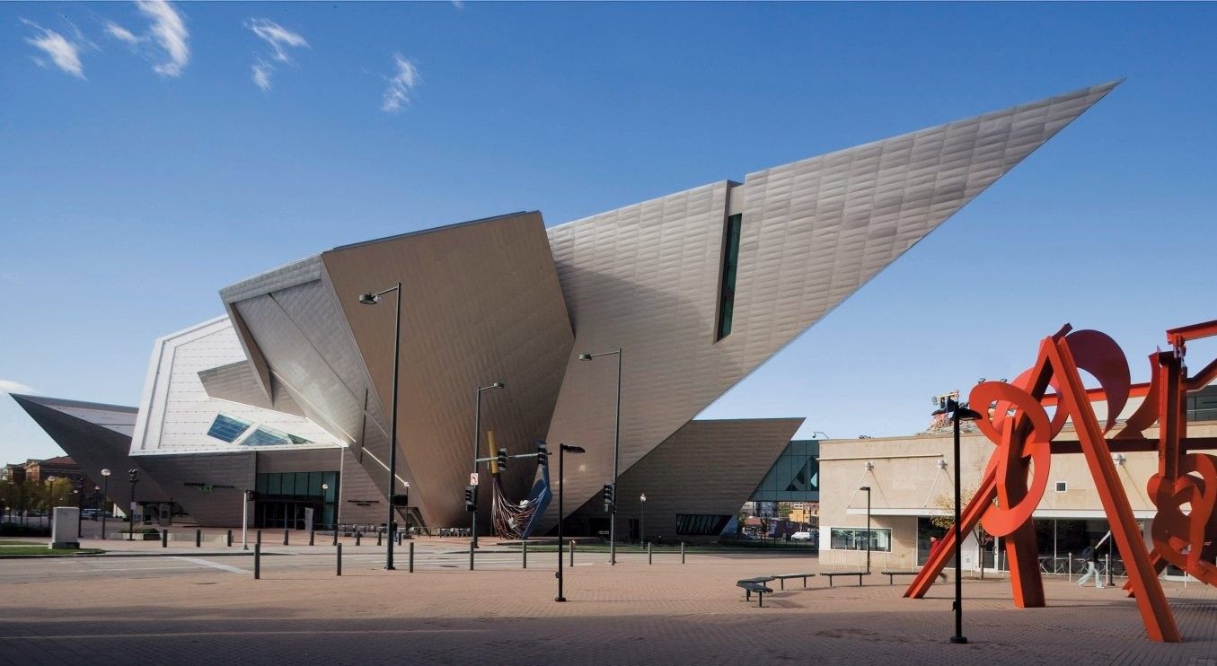 https://mdw-travel-data-us-east-1.s3.amazonaws.com/img/country/United-States/Denver-Art-Museum/img_01.jpg