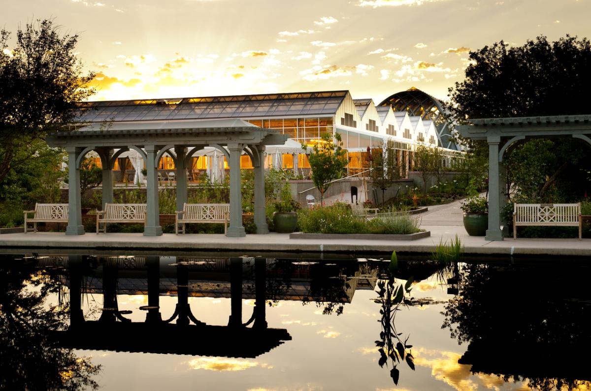 https://mdw-travel-data-us-east-1.s3.amazonaws.com/img/country/United-States/Denver-Botanic-Gardens/img_02.jpg