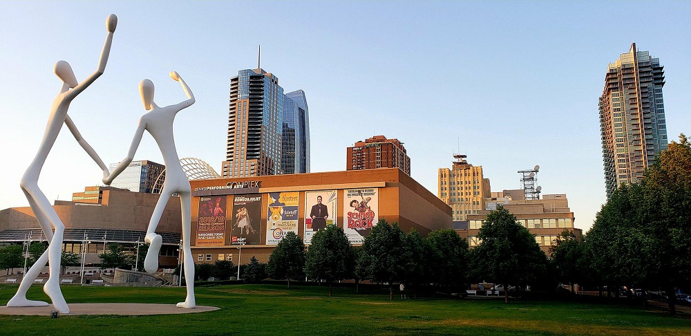 https://mdw-travel-data-us-east-1.s3.amazonaws.com/img/country/United-States/Denver-Center-for-the-Performing-Arts/img_03.jpg