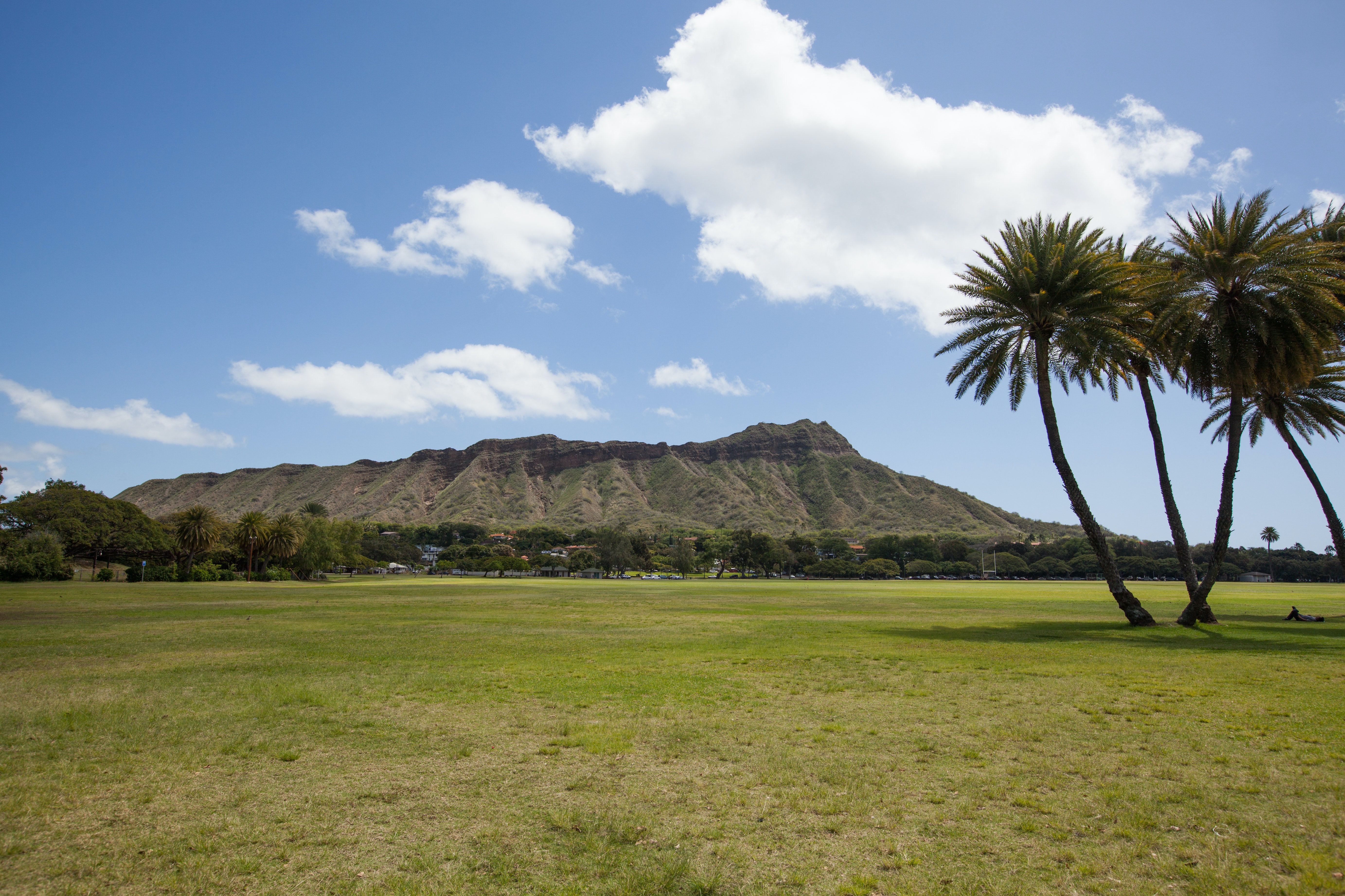 https://mdw-travel-data-us-east-1.s3.amazonaws.com/img/country/United-States/Diamond-Head-State-Monument/img_00.jpg
