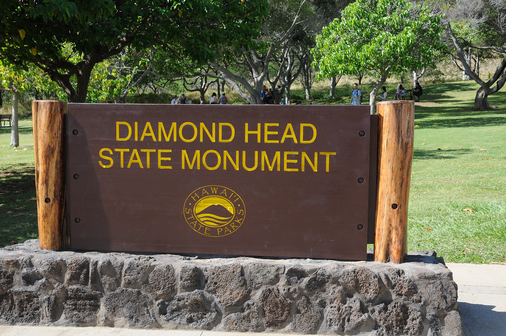 https://mdw-travel-data-us-east-1.s3.amazonaws.com/img/country/United-States/Diamond-Head-State-Monument/img_02.jpg