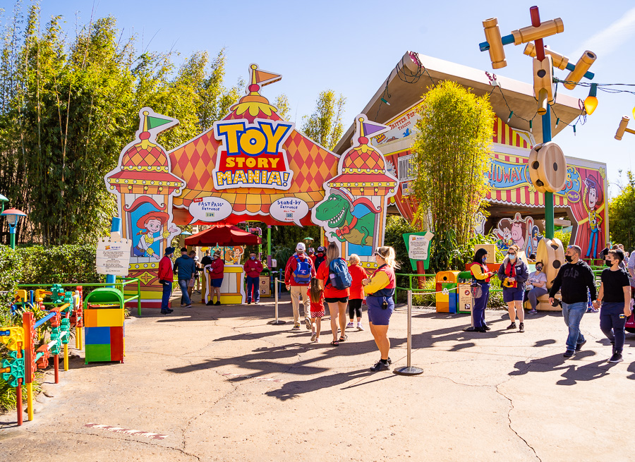 https://mdw-travel-data-us-east-1.s3.amazonaws.com/img/country/United-States/Disneys-Hollywood-Studios/img_00.jpg