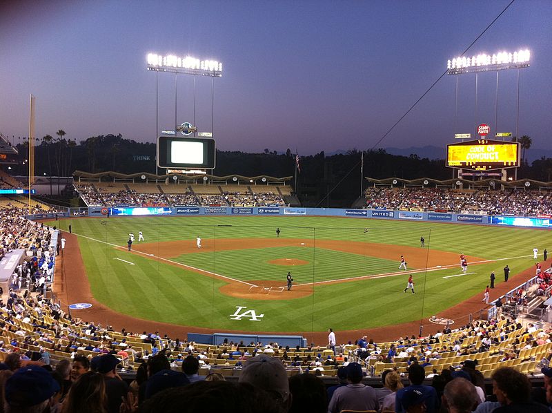 https://mdw-travel-data-us-east-1.s3.amazonaws.com/img/country/United-States/Dodger-Stadium/img_02.jpg