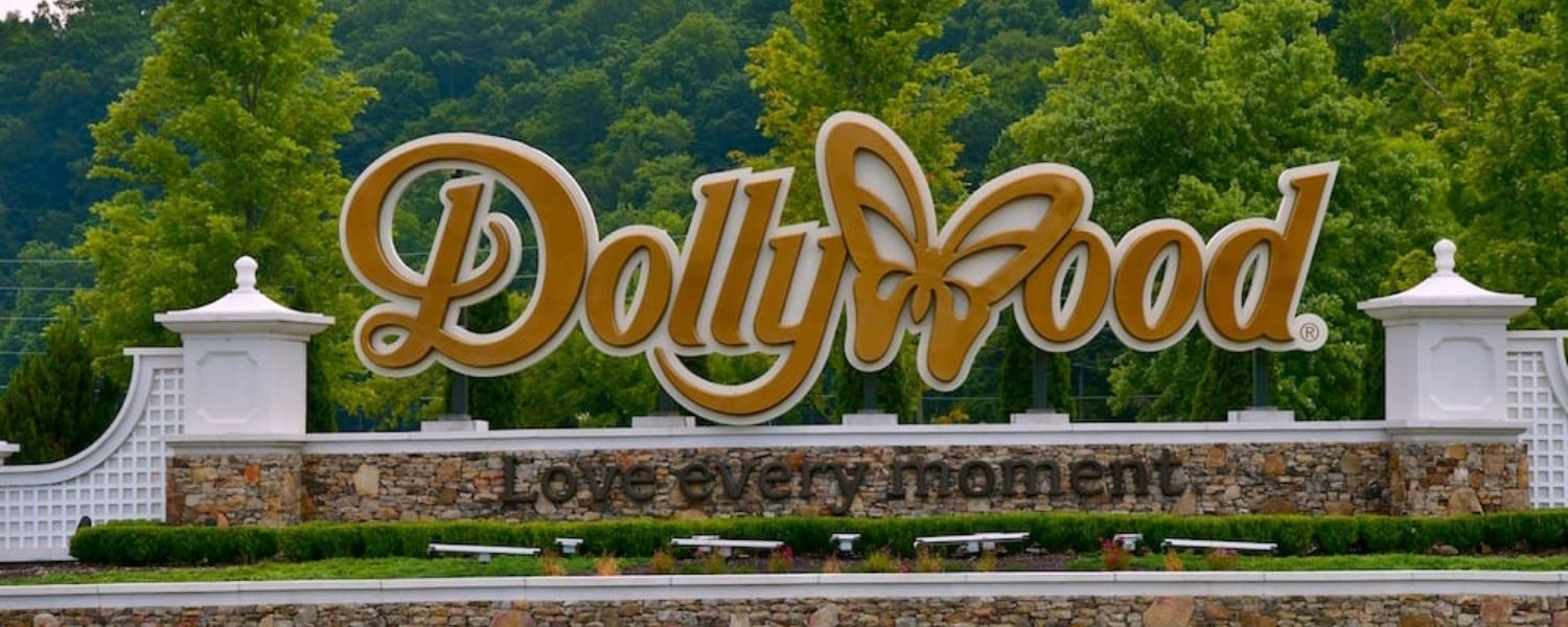 https://mdw-travel-data-us-east-1.s3.amazonaws.com/img/country/United-States/Dollywood/img_01.jpg