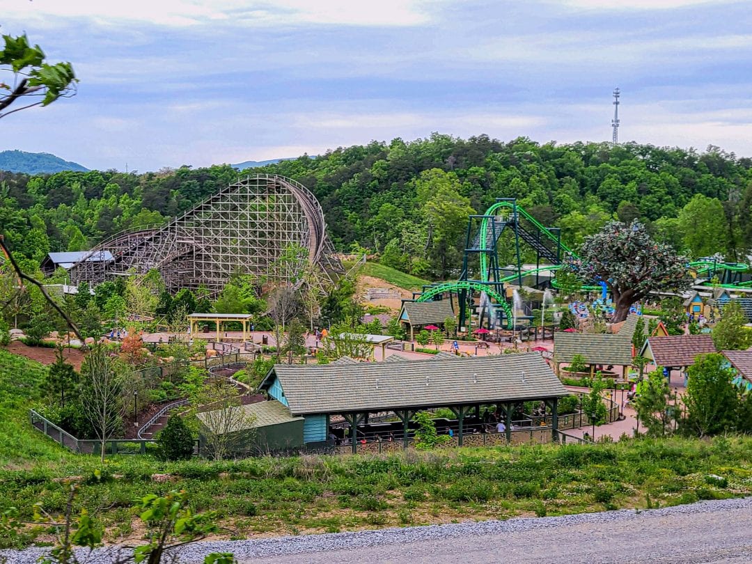 https://mdw-travel-data-us-east-1.s3.amazonaws.com/img/country/United-States/Dollywood/img_03.jpg