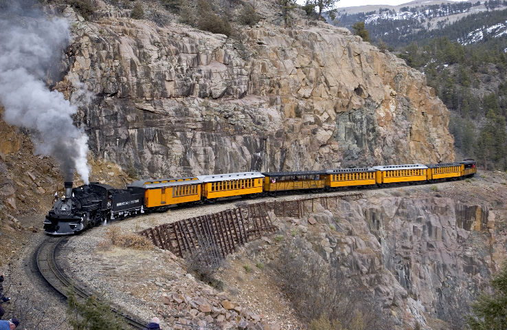 https://mdw-travel-data-us-east-1.s3.amazonaws.com/img/country/United-States/Durango-and-Silverton-Narrow-Gauge-Railroad/img_02.jpg
