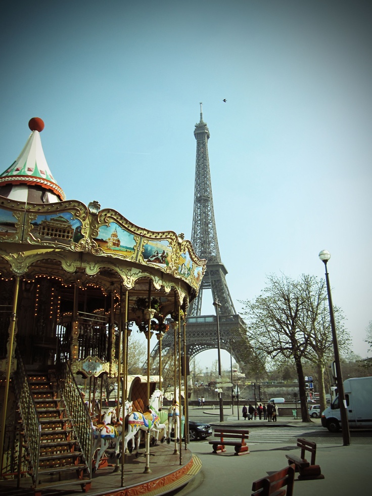 https://mdw-travel-data-us-east-1.s3.amazonaws.com/img/country/United-States/Eiffel-Tower-Experience/img_01.jpg