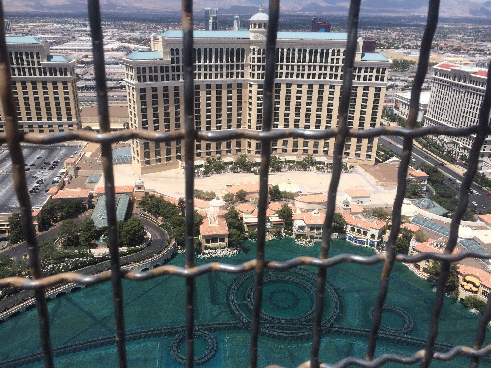 https://mdw-travel-data-us-east-1.s3.amazonaws.com/img/country/United-States/Eiffel-Tower-Viewing-Deck/img_02.jpg
