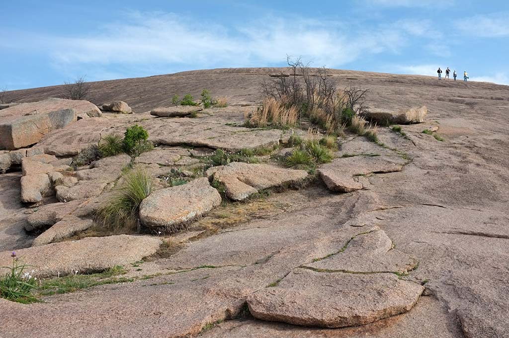 https://mdw-travel-data-us-east-1.s3.amazonaws.com/img/country/United-States/Enchanted-Rock-State-Natural-Area/img_03.jpg