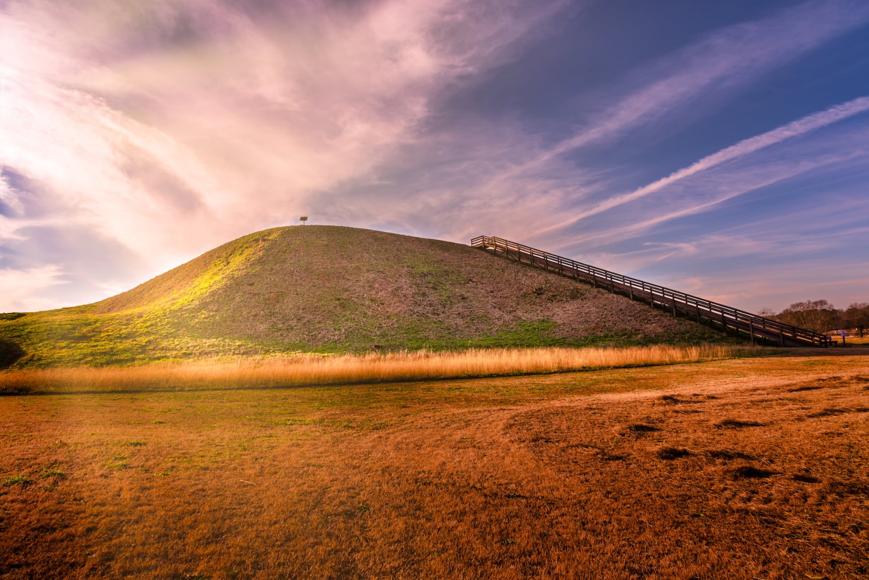 https://mdw-travel-data-us-east-1.s3.amazonaws.com/img/country/United-States/Etowah-Indian-Mounds-Historic-Site/img_02.jpg