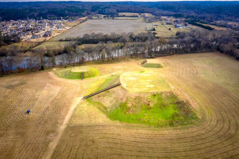 https://mdw-travel-data-us-east-1.s3.amazonaws.com/img/country/United-States/Etowah-Indian-Mounds-Historic-Site/img_03.jpg