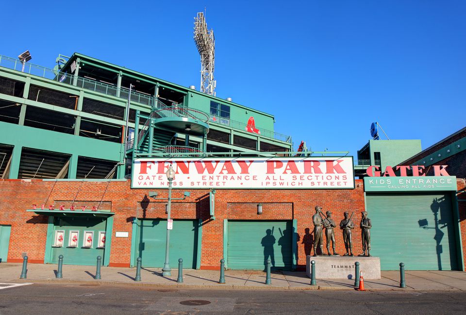 https://mdw-travel-data-us-east-1.s3.amazonaws.com/img/country/United-States/Fenway-Park/img_02.jpg